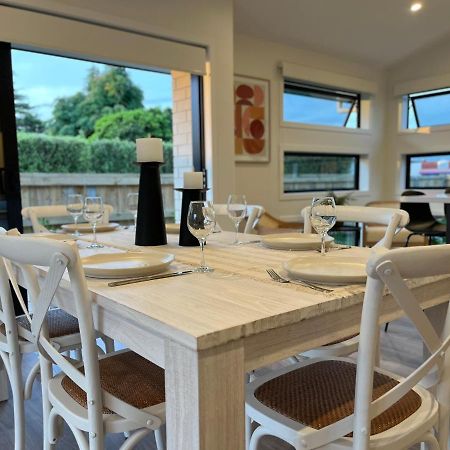 Luxury Villa, Central, Golf And Cafes - By Kosh Bnb Hamilton Eksteriør billede