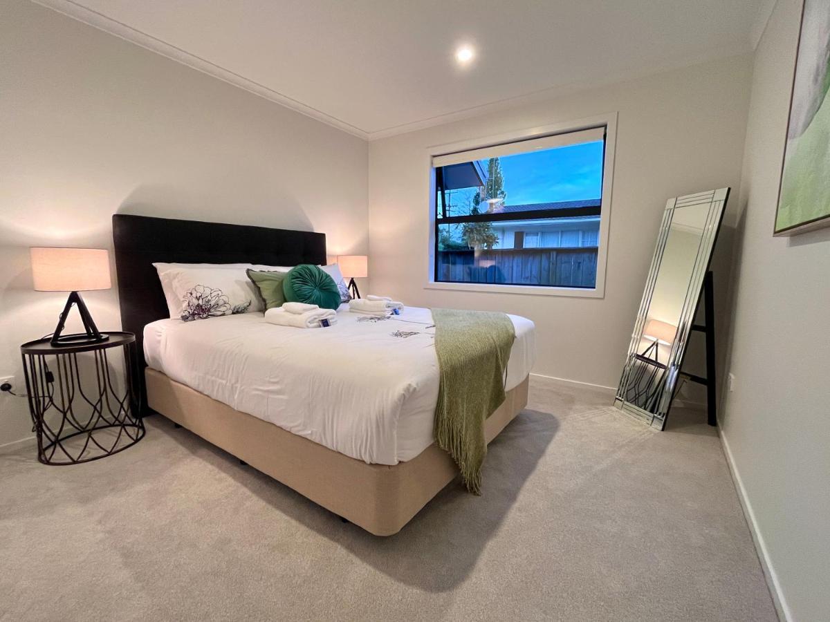Luxury Villa, Central, Golf And Cafes - By Kosh Bnb Hamilton Eksteriør billede