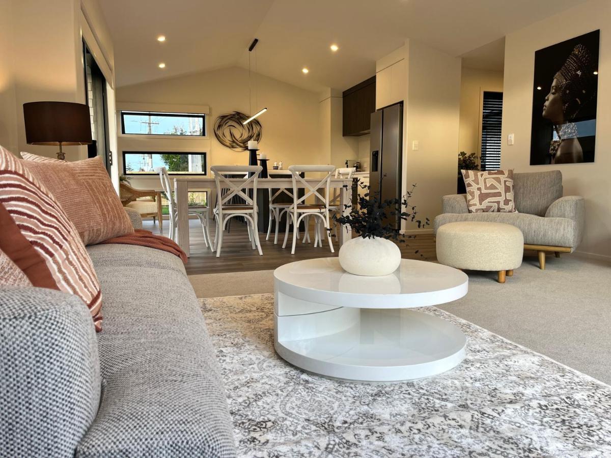 Luxury Villa, Central, Golf And Cafes - By Kosh Bnb Hamilton Eksteriør billede